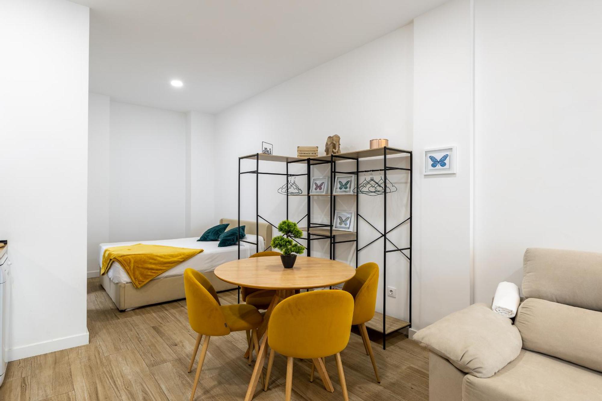 Atocha Apartment Madrid Exterior photo