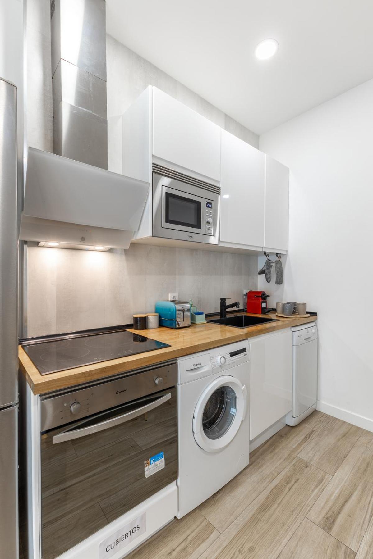 Atocha Apartment Madrid Exterior photo